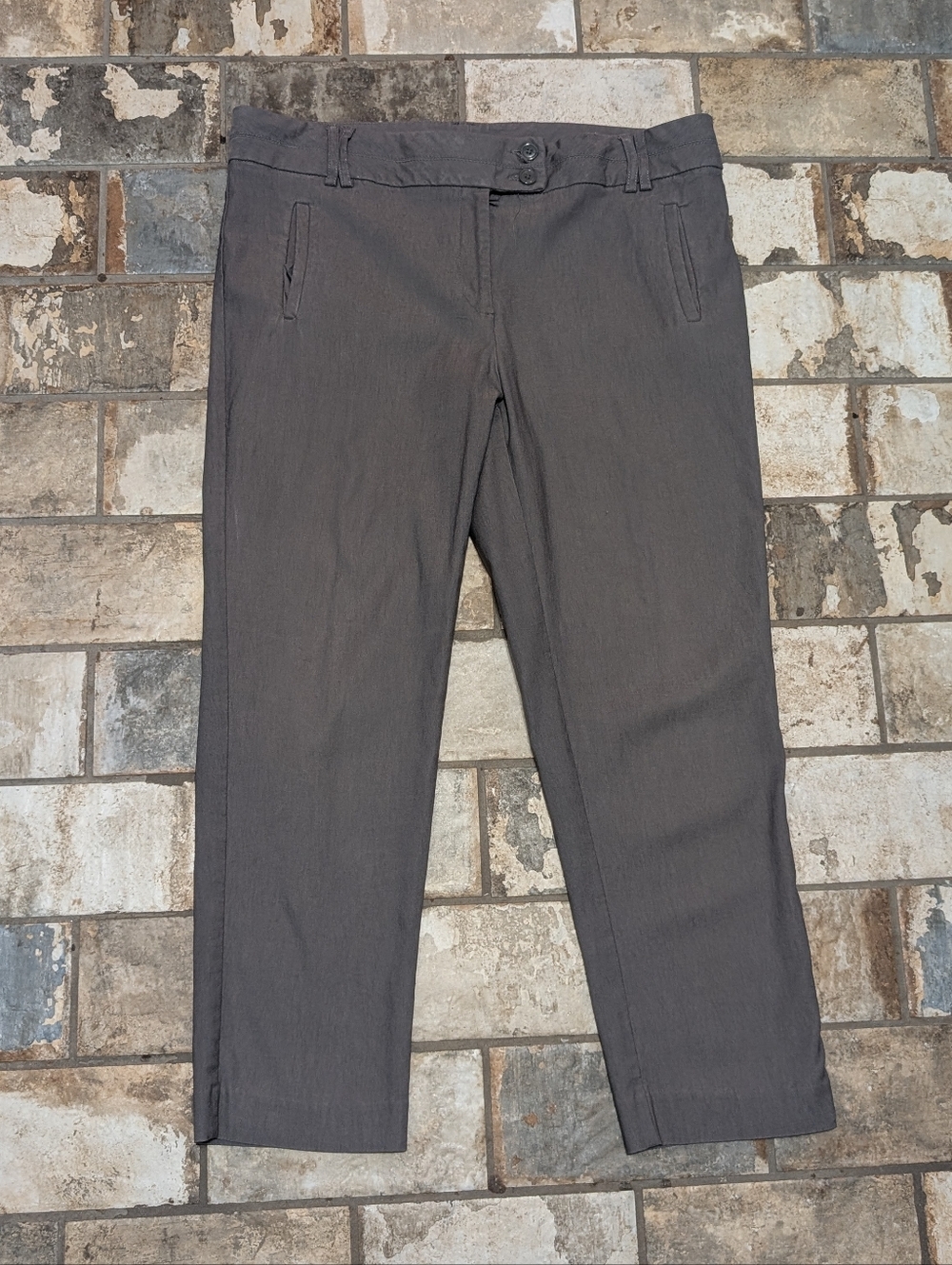 Land'n Sea Women’s Size 10 Gray Cropped Pants Capri Casual Summer 10